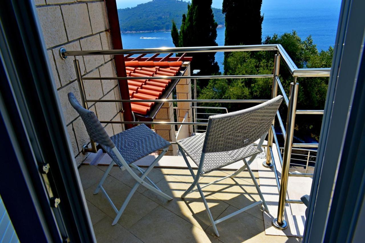 Apartman With View *